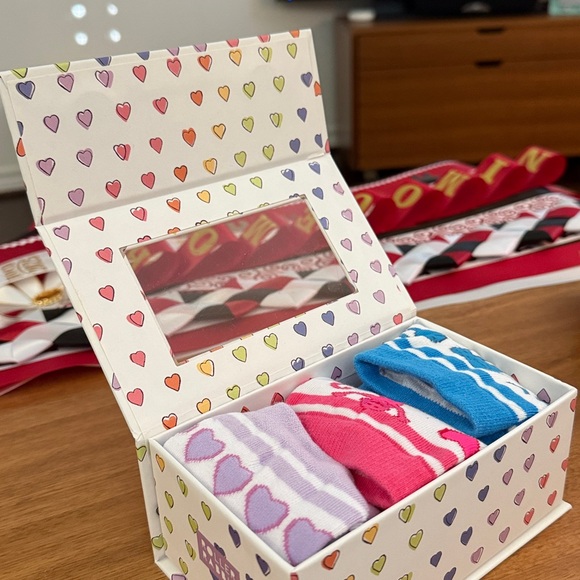 Roller Rabbit Socks - Picture 2 of 3